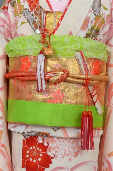 七歳祝着【白地に乱菊・桜】