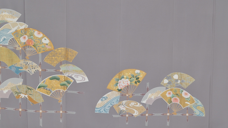 色留袖（重厚な鉛色に扇面柄）