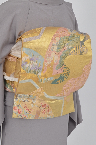 色留袖（重厚な鉛色に扇面柄）