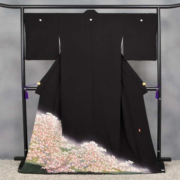 黒留袖〔桜花爛漫〕